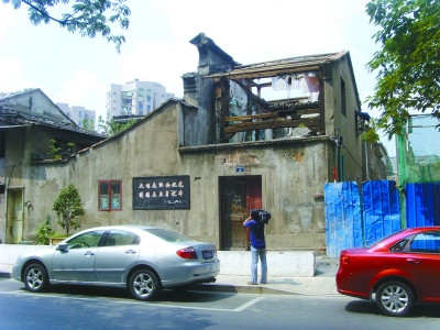 描述: http://www.chinanews.com.cn/cul/2010/11-04/U249P4T8D2634336F107DT20101104142108.jpg