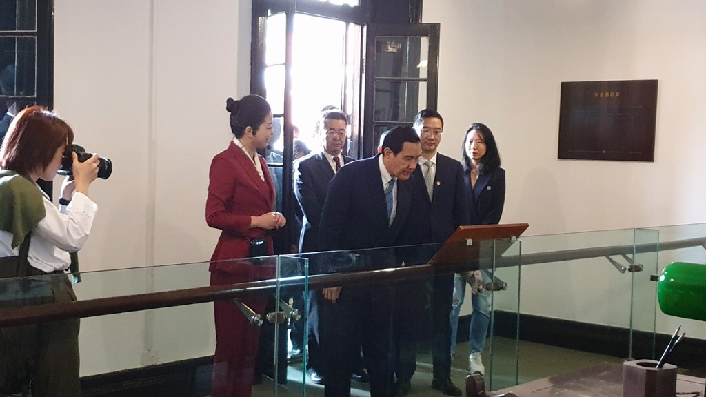描述: 前總統馬英九在武漢參訪辛亥革命博物院。（藍孝威攝）