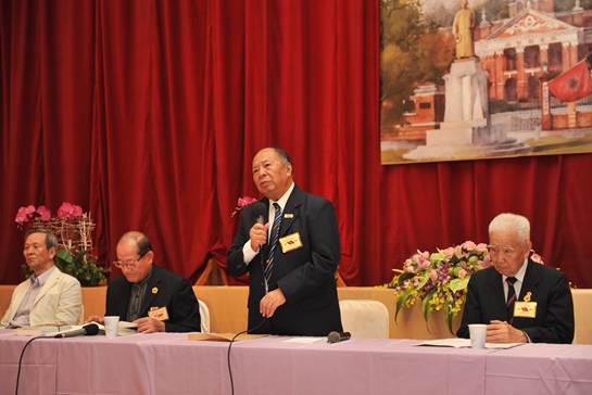 新書發表會，左一辛亥革命後裔孫正中、左三向榕錚理事長、左四卓絕監事會召集人（本會）